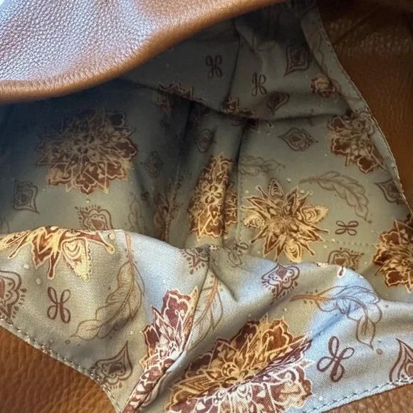 HOBO Gardner Saddle Tan Leather with Tassel - Picture 5 of 8